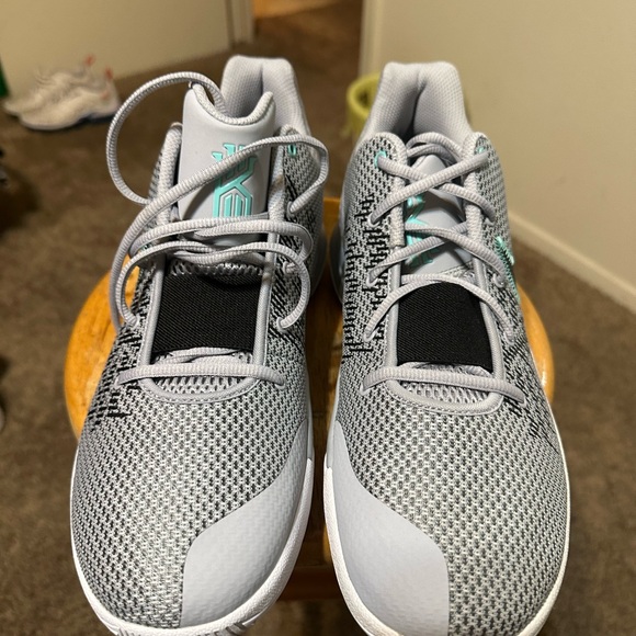 Vintage Nike Kyrie flytrap 2 “cool grey” 00s size 11.5 - Picture 3 of 10